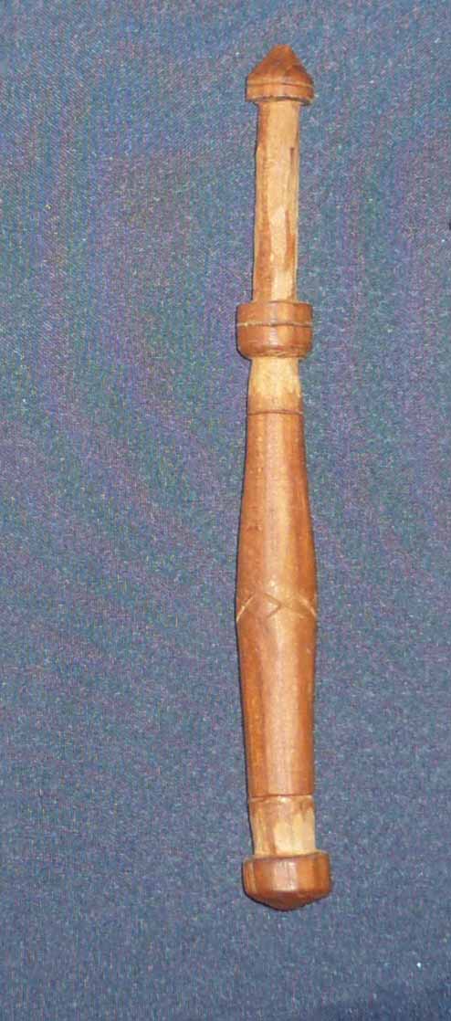 Klppel aus der Slowakei ca 14 cm lang - handgeschnitzt