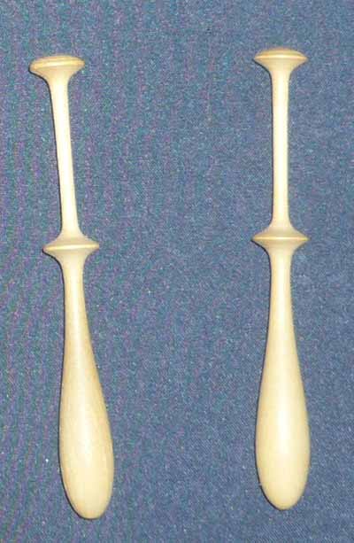 Paar zierliche schwedische Klppel ca 9,8 cm lang