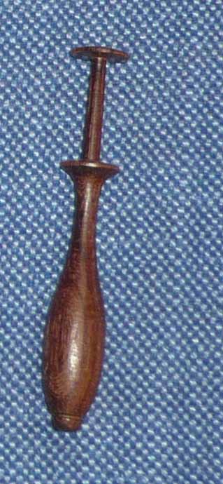 Klppel ca 9,1 cm lang dunkles Holz