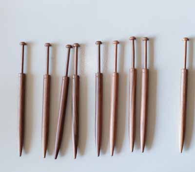Set 9 Honitonklppel ca 9,8 cm lang dunkles Holz