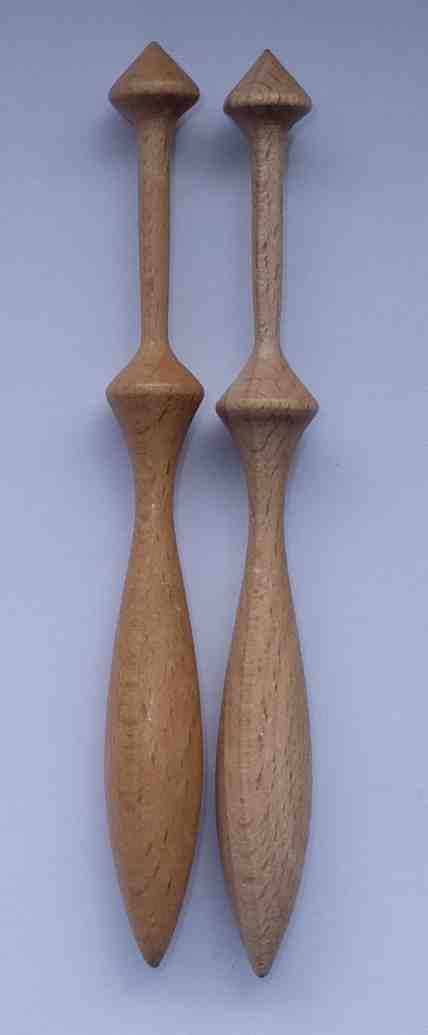 Paar dnische Klppel ca 11 cm lang helles Holz