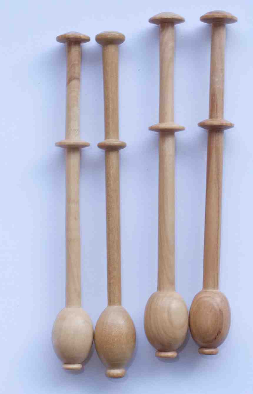 Feine Brgger Klppel ca 9,2 cm lang helles Holz