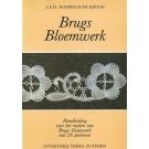 Brugs Bloemwerk by J.E.H. Rombach-de Kievid